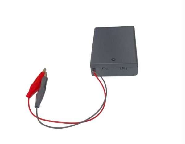 3 x AA Battery Holder Box with Switch and Alligator Clips (4)